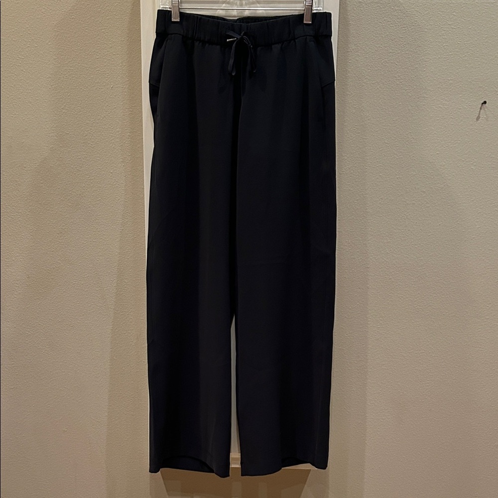 Lululemon  Black wide leg dress pants.  Size 6